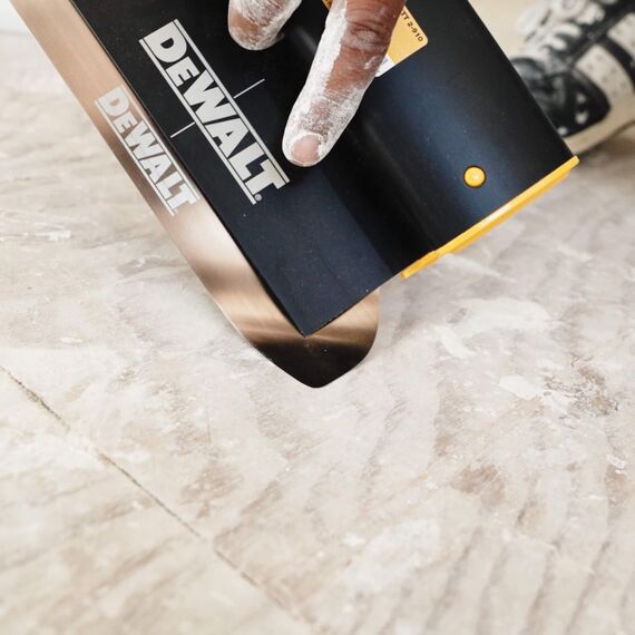 DeWALT 32" Aluminum Skimming Blade, 7 image