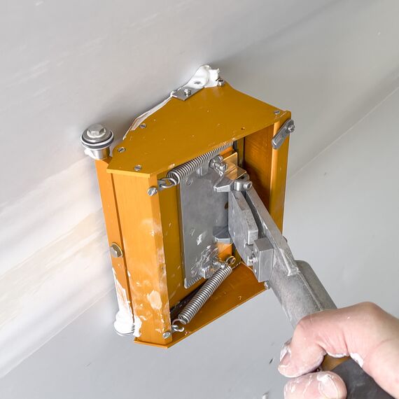 TapeTech 7" EasyClean Finishing Box for Applying Joint Compound to Drywall Joints, 5 image